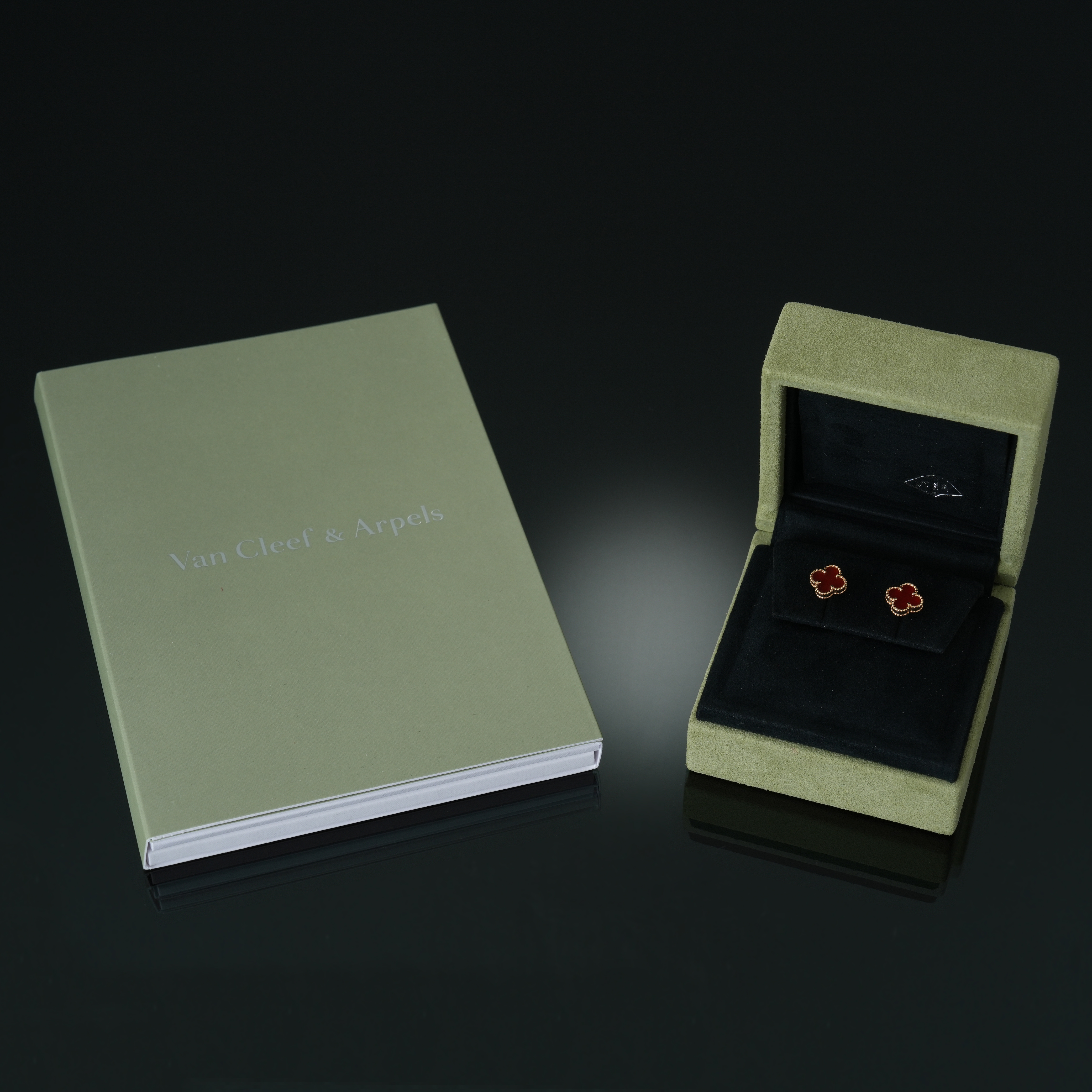 Van Cleef & Arpels(USED)반클리프앤아펠 스위트 알함브라 이어링 커넬리언